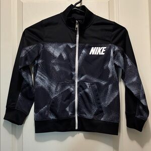 Boys Nike Jacket 7/L (6-7 years)